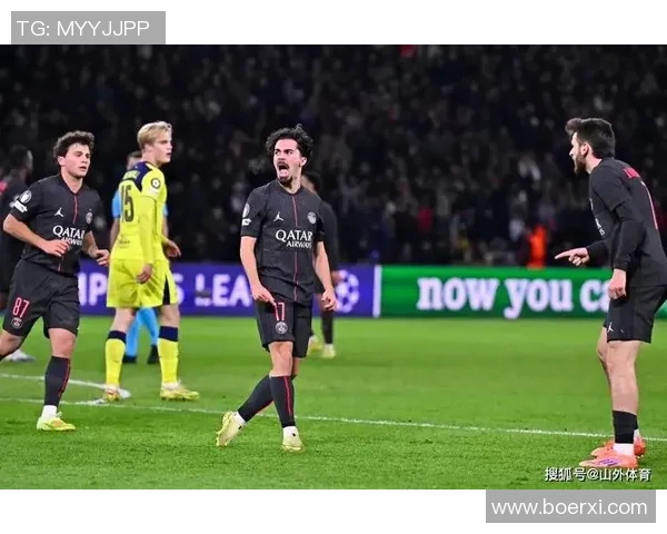 英超精彩对决那不勒斯大胜巴黎圣日耳曼全场沸腾瞬间回顾 英超精彩对决那不勒斯大胜巴黎圣日耳曼全场沸腾瞬间回顾