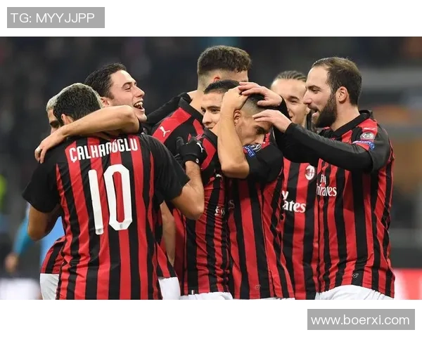 足总杯激战：AC米兰与曼联平局红牌事件引发全场热议与争论