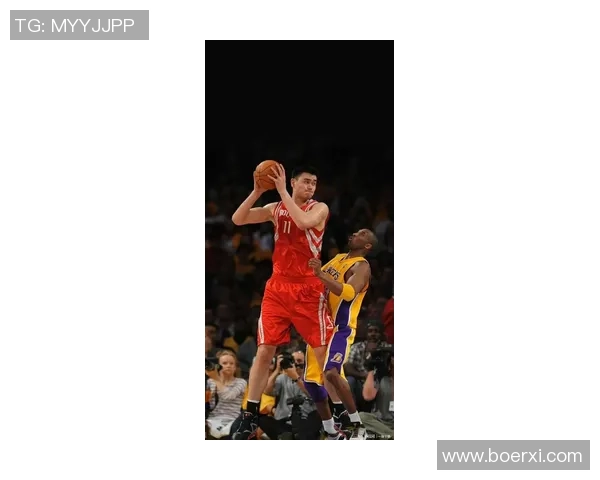 姚明光膀展现自信与力量引发热议的背后故事与体育精神