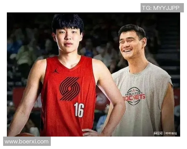 姚明捶桌子背后的故事与情感表达引发的热议与反思