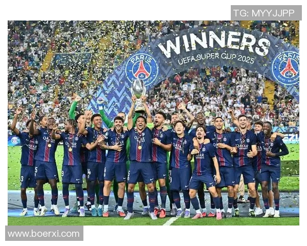 热刺主场大胜巴黎圣日耳曼三球横扫全场球迷激情四溢