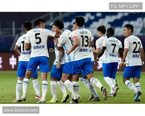 中超激战那不勒斯大胜里昂四球狂潮引发全场热烈反响 中超激战那不勒斯大胜里昂四球狂潮引发全场热烈反响