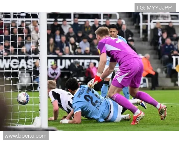 足总杯精彩对决巴萨3-0战胜拜仁乌龙球成比赛转折点解析