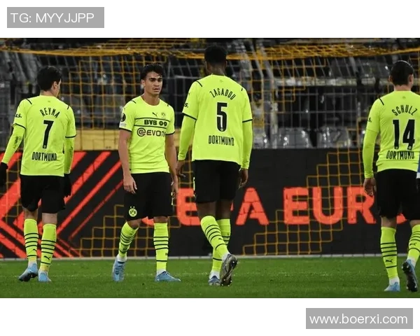 国王杯激战：多特蒙德与里昂2-2平乌龙球成比赛转折点